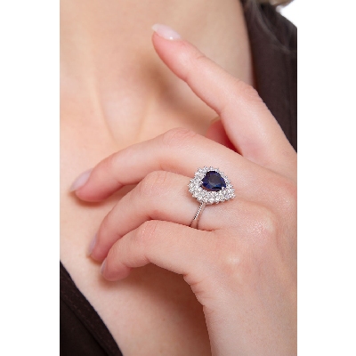 Weißgold Saphir blau Herz Ring mit Diamanten