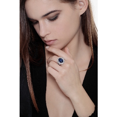 Blauer Saphir Halo Ring Weißgold mit Diamanten