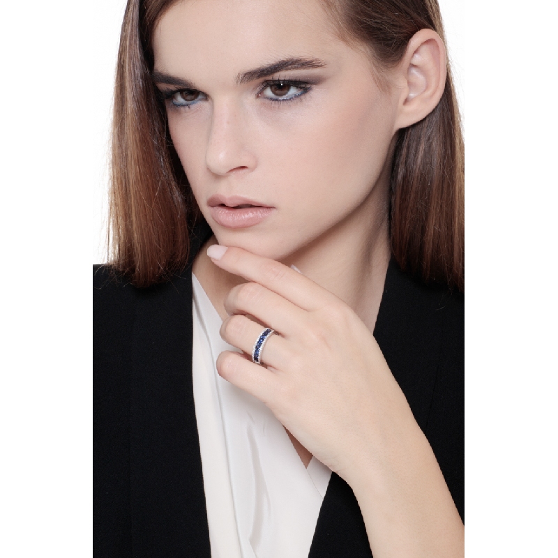 Weißgold 750 halb Memoire Ring mit blauen Saphiren und Diamanten 