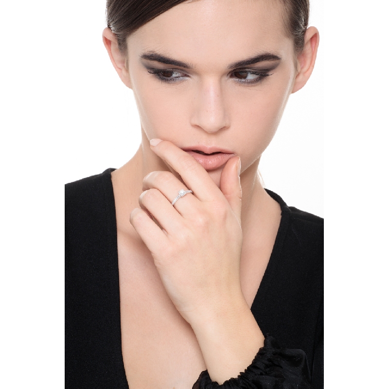 Solitär Ring Diamantring aus 18K Weißgold