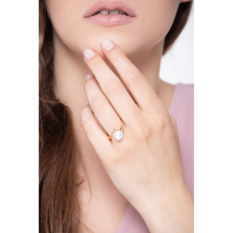 Perlenring aus Gelbgold 18K mit Diamanten Perlenring aus Gelbgold 18K mit Diamanten