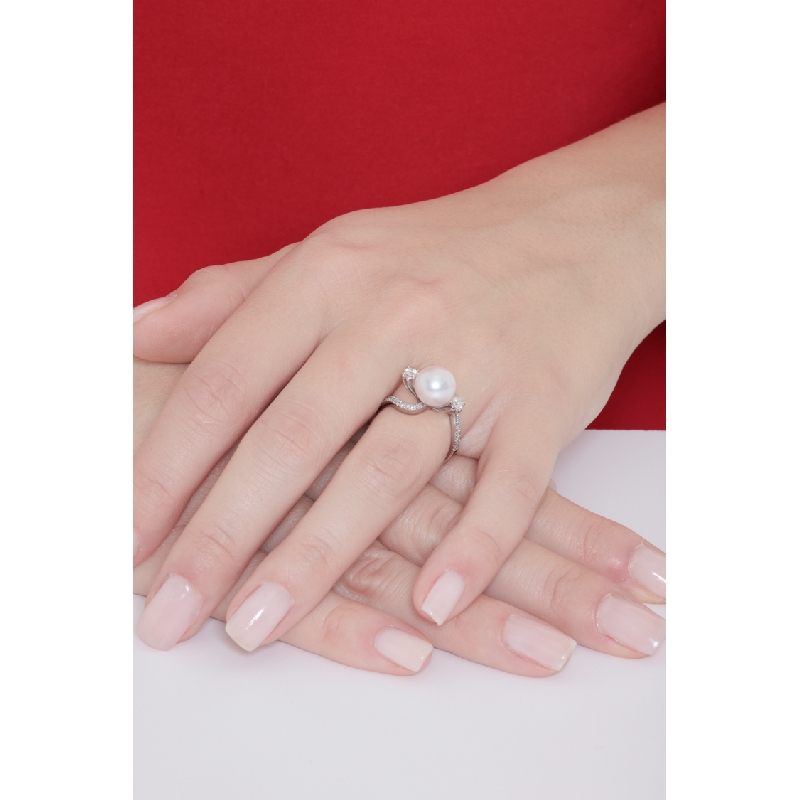 750er Weißgold Damenring mit Diamanten und Perle 750er Weißgold Damenring mit Diamanten und Perle