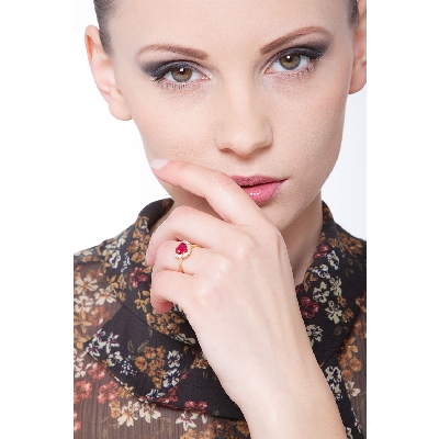 Gelbgold 18K Herz Rubin Ring mit Diamanten