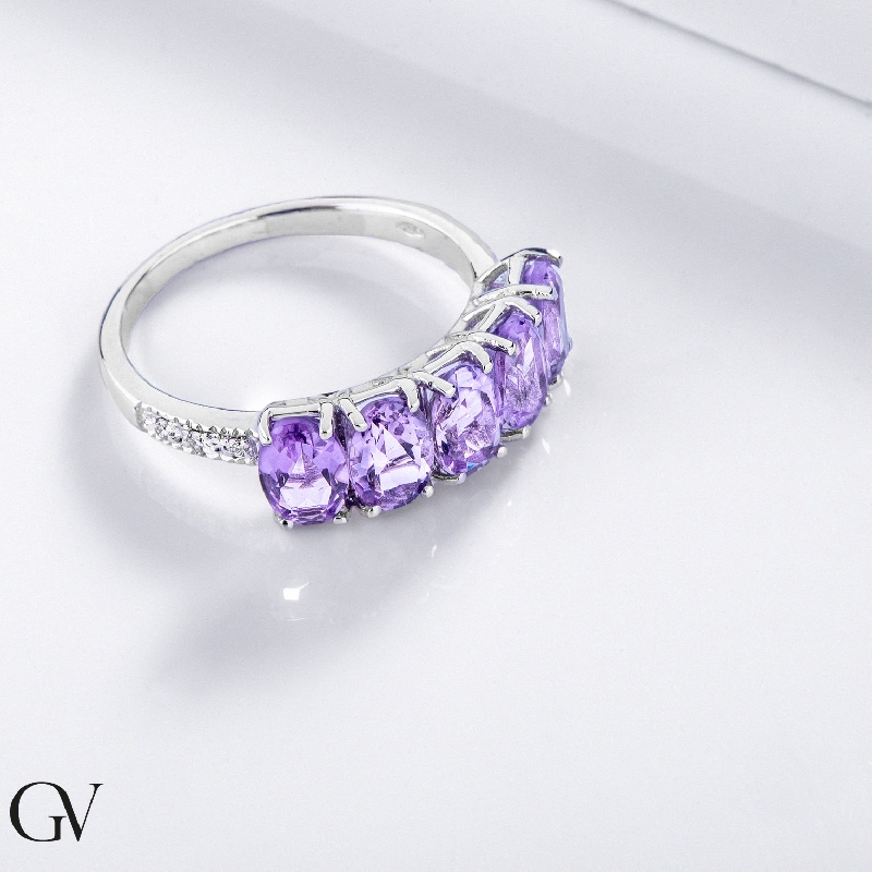 Amethyst Damenring Weißgold mit Diamanten Amethyst Damenring Weißgold mit Diamanten
