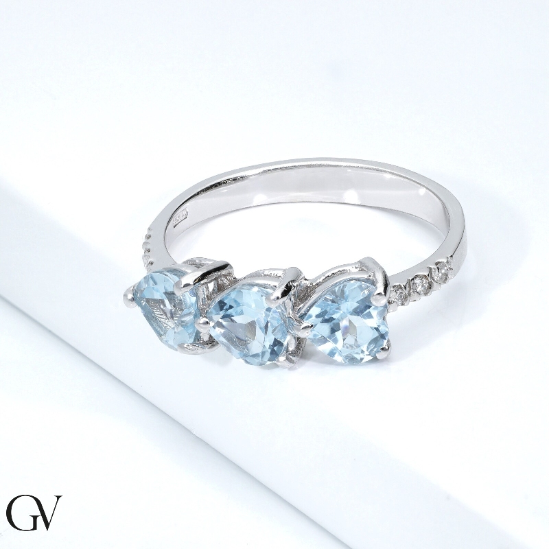 Aquamarin Ring mit Diamanten  Aquamarin Ring mit Diamanten