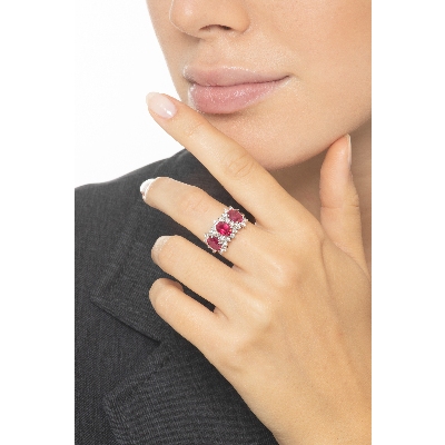 Drei Rubinen Ring mit Diamanten Weissgold