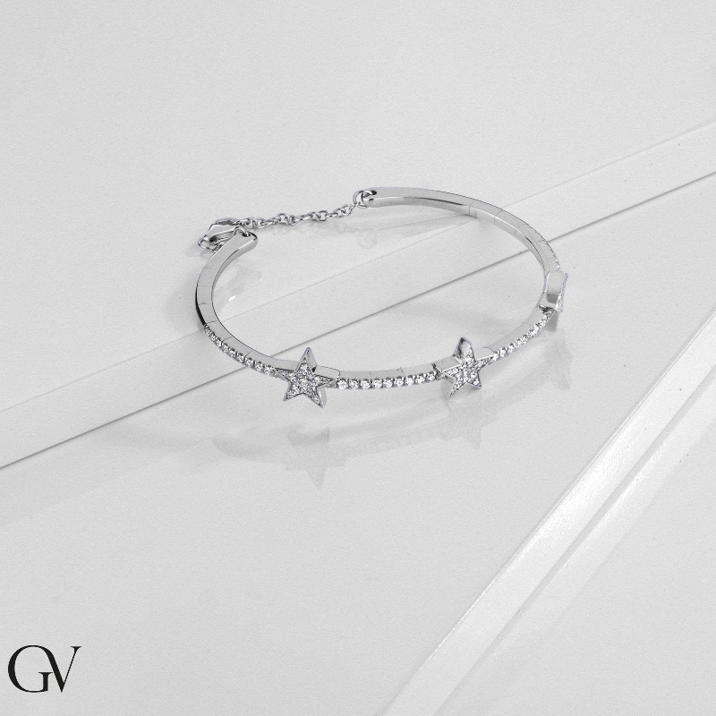 Weißgold Armreif mit drei Sternen aus Diamanten