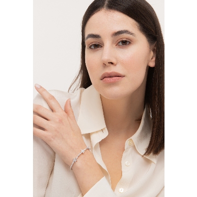 Weißgold Armreif mit drei Sternen aus Diamanten