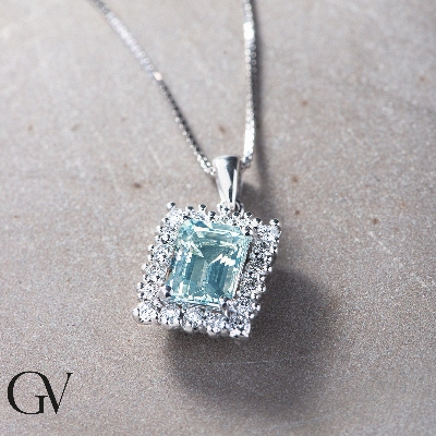 Halo Kette mit Aquamarin-Anhänger und Brillanten 