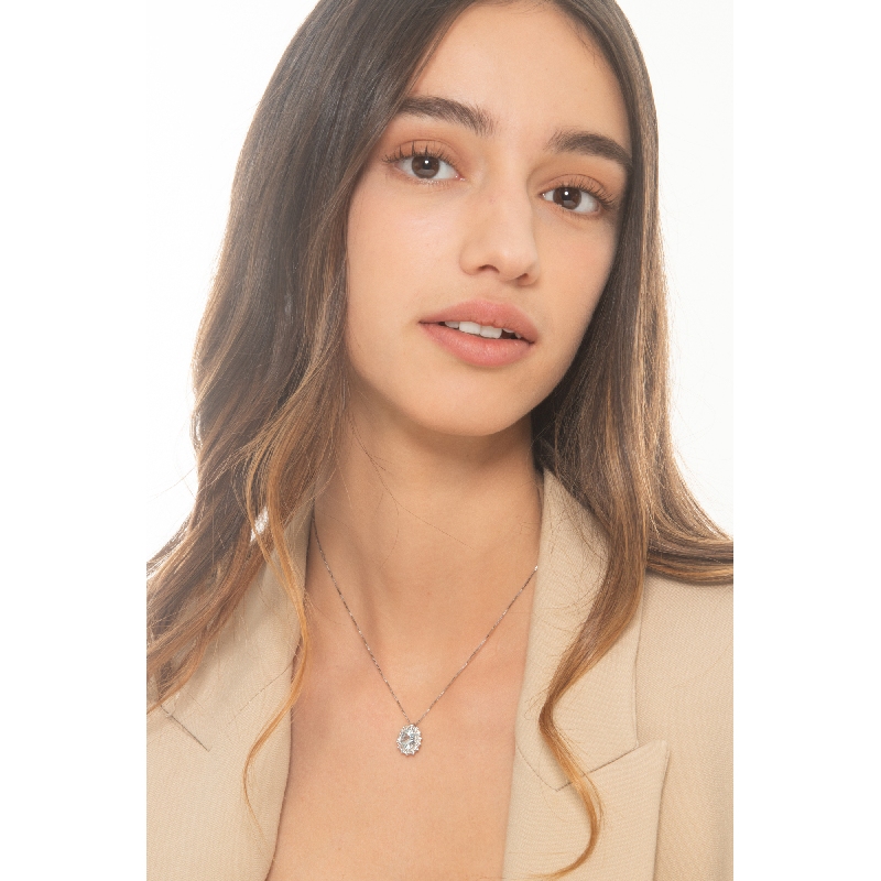 750er Weißgold Halo Kette mit Aquamarin und Diamanten 750er Weißgold Halo Kette mit Aquamarin und Diamanten