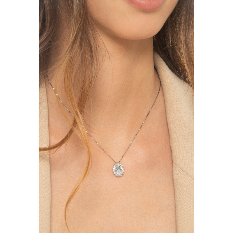 750er Weißgold Halo Kette mit Aquamarin und Diamanten 750er Weißgold Halo Kette mit Aquamarin und Diamanten