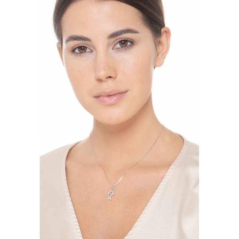 Weißgold-Kette mit fischförmigem Diamant-Anhänger  Weißgold-Kette mit fischförmigem Diamant-Anhänger