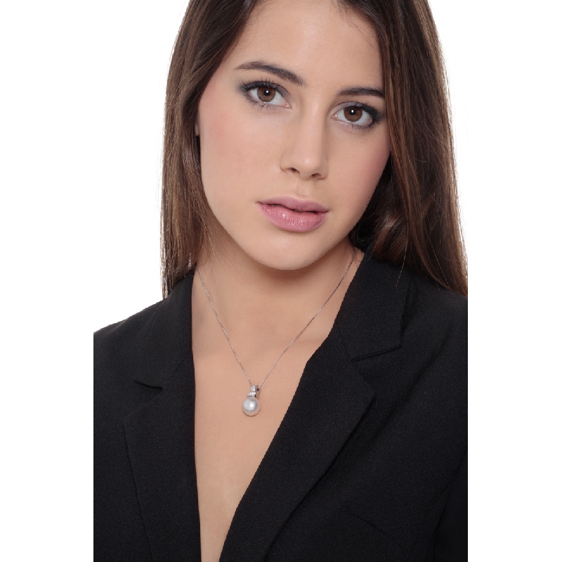 Perlenkette Damen mit Diamanten aus Weißgold Perlenkette Damen mit Diamanten aus Weißgold