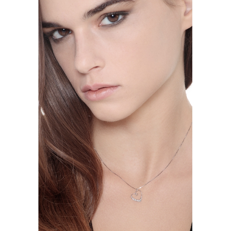 Weißgold 18k Kette mit Herzanhänger aus Diamanten  Weißgold 18k Kette mit Herzanhänger aus Diamanten