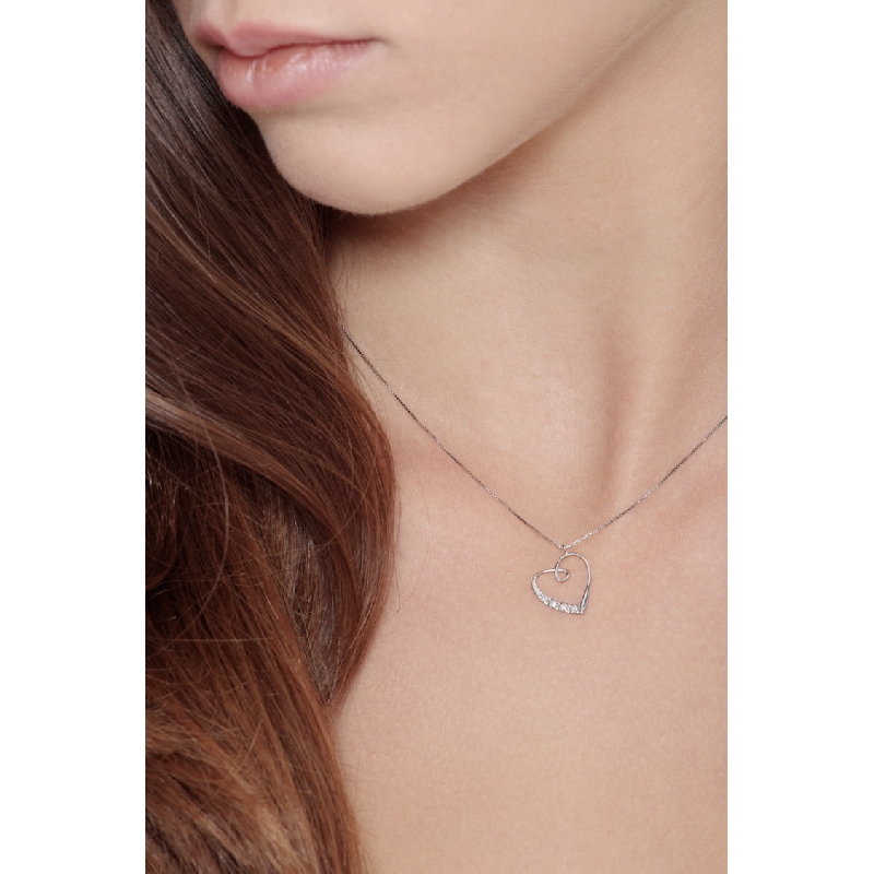 Weißgold 18k Kette mit Herzanhänger aus Diamanten  Weißgold 18k Kette mit Herzanhänger aus Diamanten