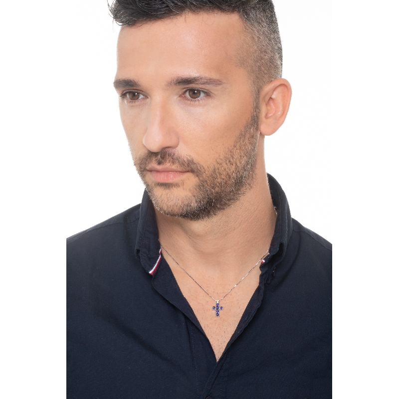 Weißgold Halskette mit Kreuzanhänger aus blauen Saphiren,50 cm Weißgold Halskette mit Kreuzanhänger aus blauen Saphiren,50 cm