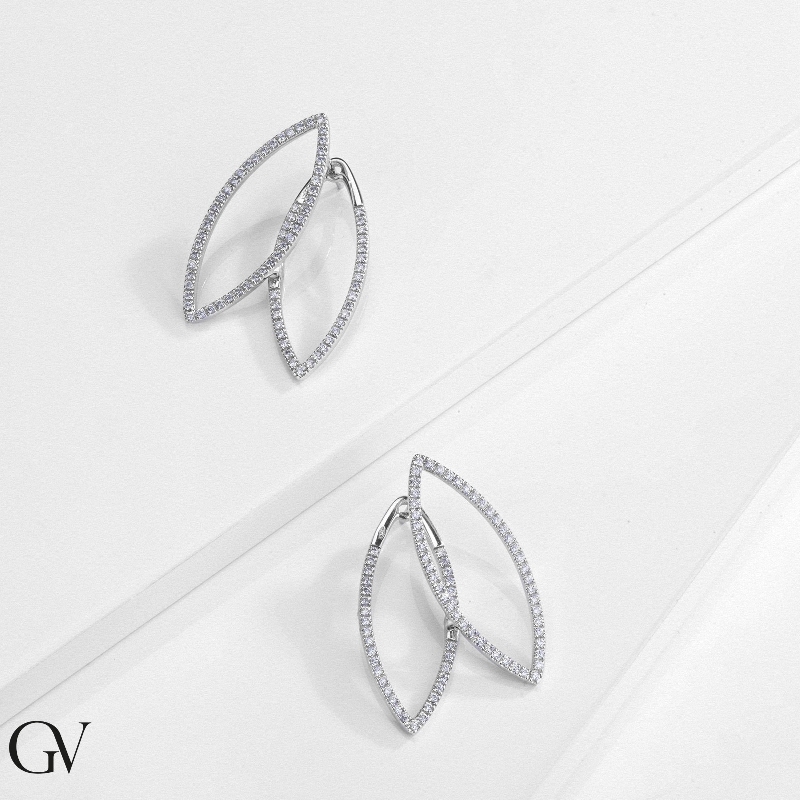 Ausgefallene Ohrhänger mit Brillanten  Ausgefallene Ohrhänger mit Brillanten