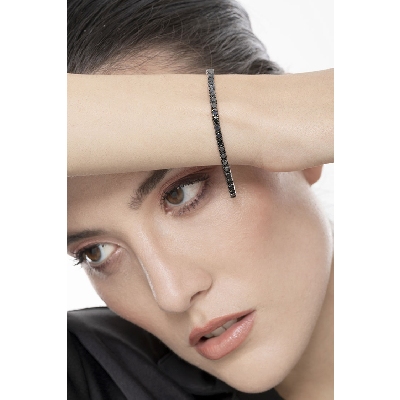 750er Weißgold Tennisarmband mit schwarzen Diamanten 