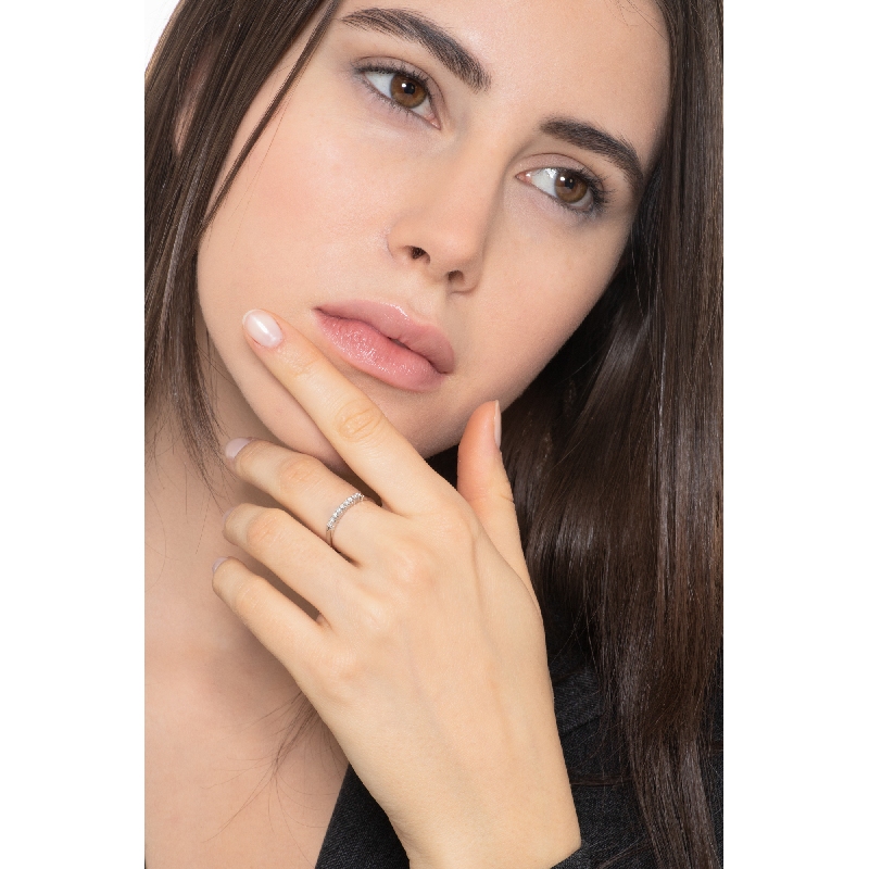 Damenring mit 9 Diamanten aus 750er Weißgold