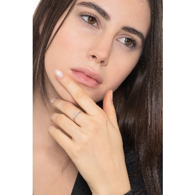 Damenring mit 9 Diamanten aus 750er Weißgold