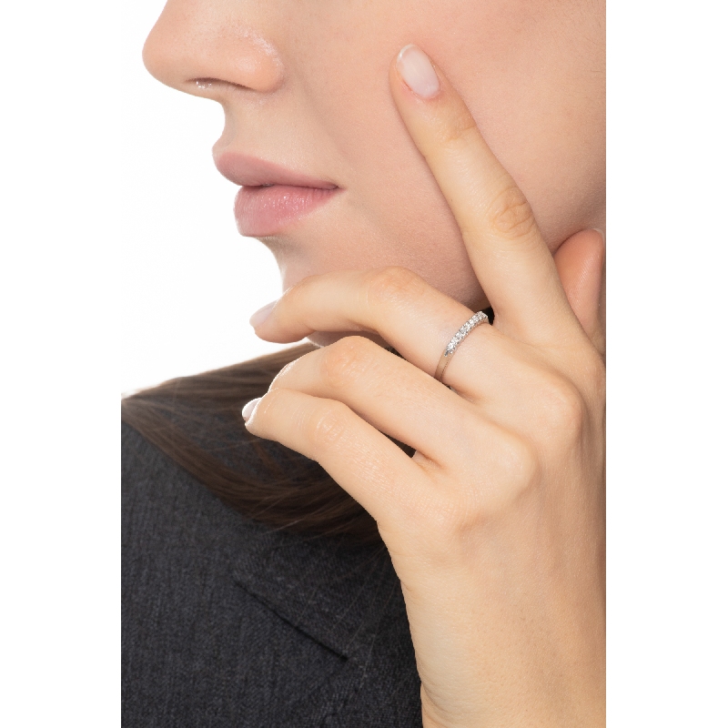 Damenring mit 9 Diamanten aus 750er Weißgold