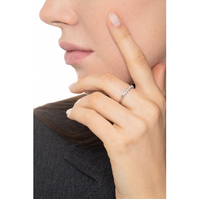 Damenring mit 9 Diamanten aus 750er Weißgold