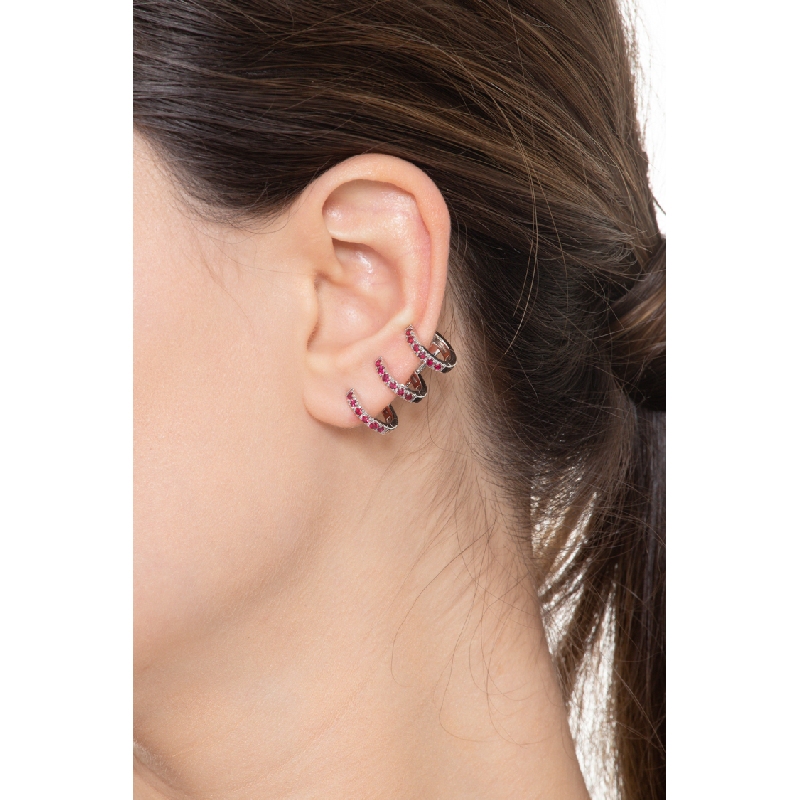 Weißgold 18k spiralförmiger einzelner Ohrring mit Rubinen, linkes Ohr Weißgold 18k spiralförmiger einzelner Ohrring mit Rubinen, linkes Ohr