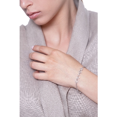 Armband personalisiert mit Namen ELISA. Buchstaben aus Diamanten