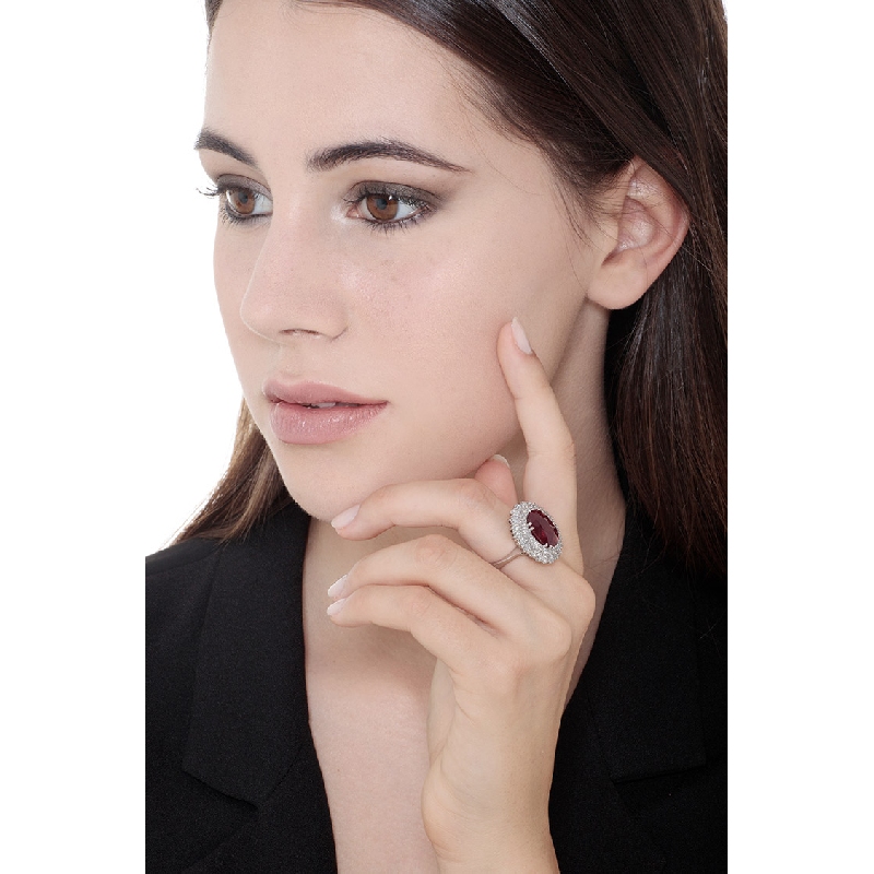 18k Weißgold Ring mit Rubin und Diamanten