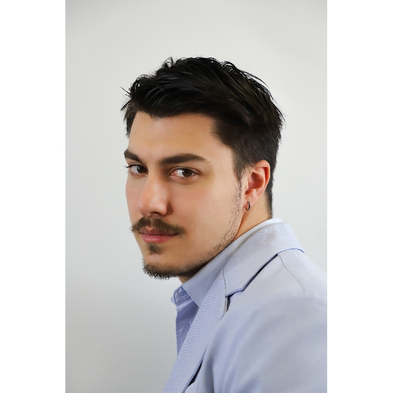 Weißgold 18K einzelne Creole Herren mit schwarzen Diamanten Weißgold 18K einzelne Creole Herren mit schwarzen Diamanten