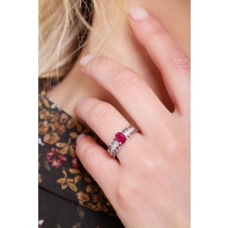 Ring mit Rubin und Diamanten 18K Weißgold 750 2