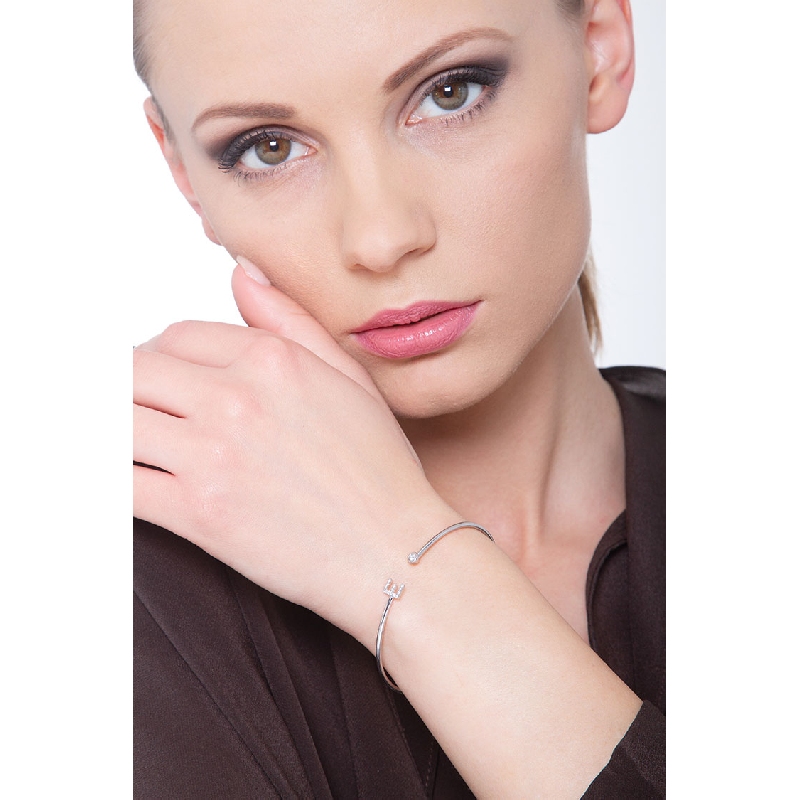 Weißgold-Armreif mit Buchstabe E aus Diamanten