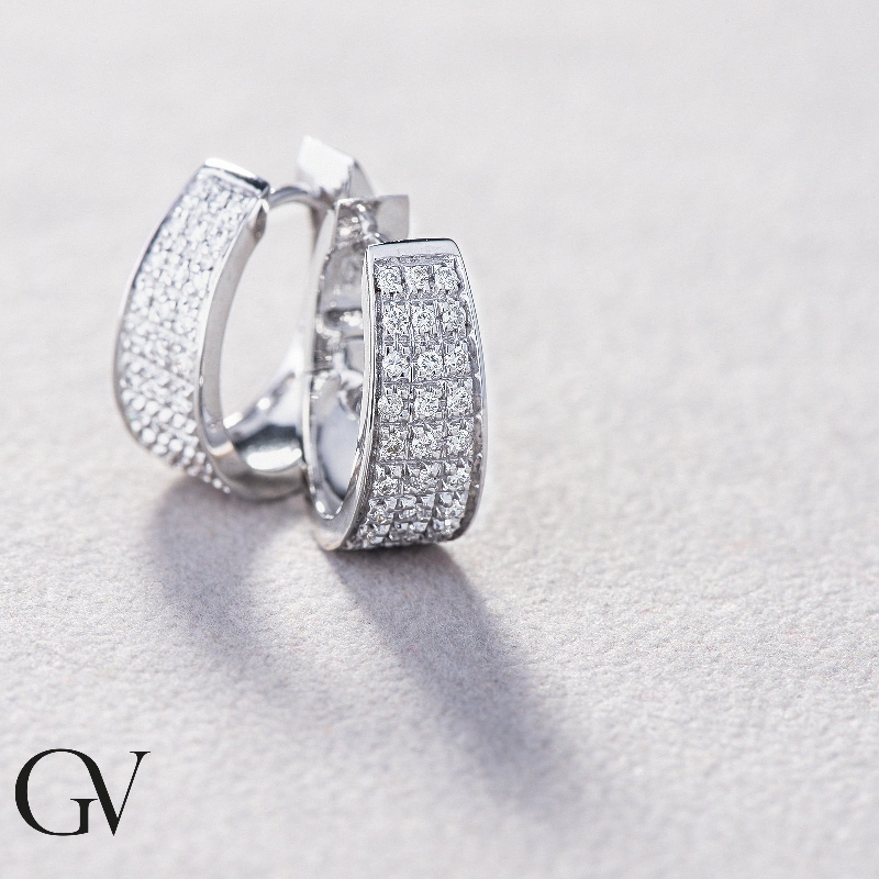 Pavé-Ohrringe aus 18K Weißgold mit Diamanten