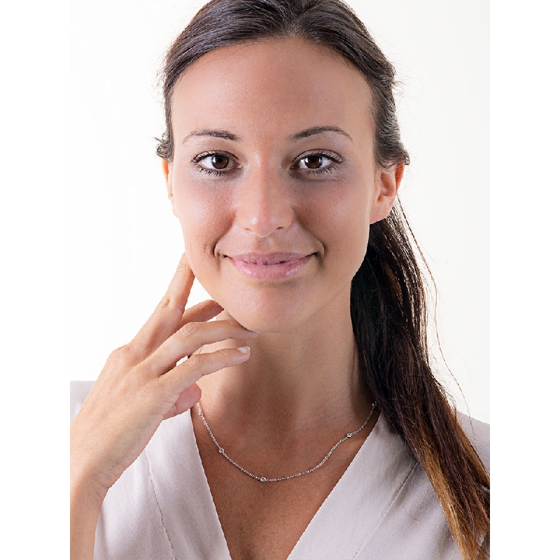 Weißgold 18k Halskette 9 Diamanten, 45 cm Weißgold 18k Halskette 9 Diamanten, 45 cm