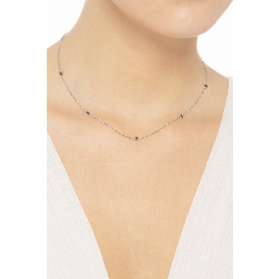 Weißgold Kette mit sieben schwarzen Diamanten
