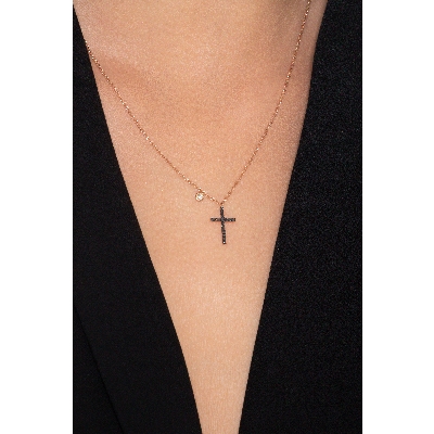 Roségold 18K Kreuz Kette mit schwarzen Diamanten und einem kleinen Brillanten