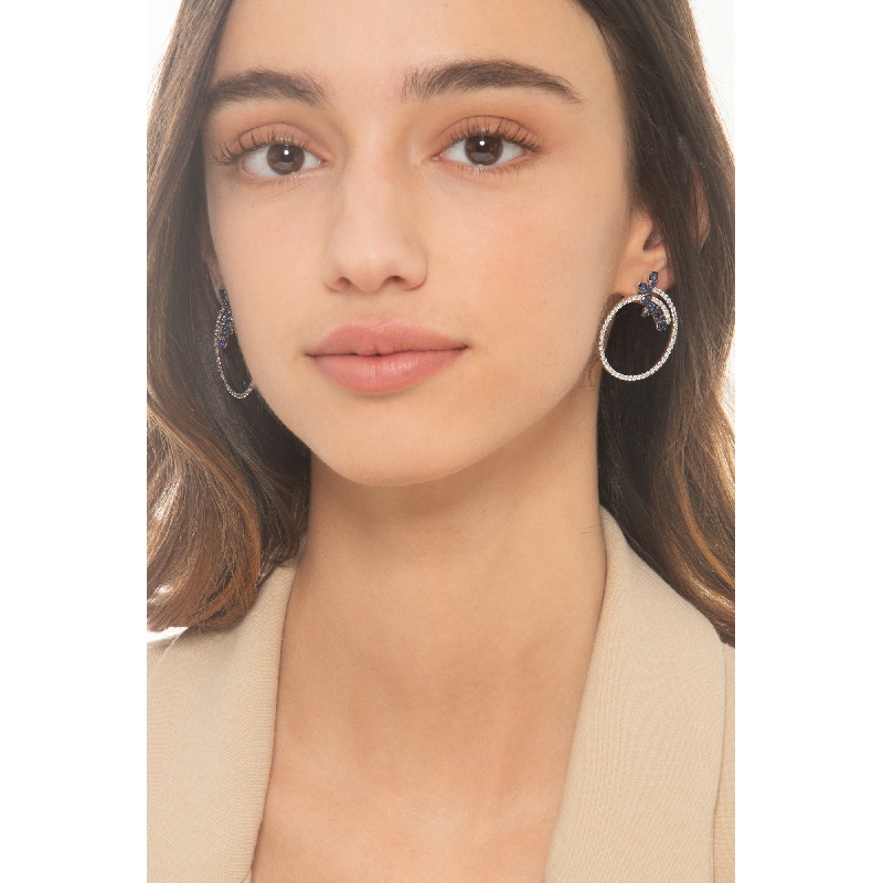 Weißgold-Ohrringe mit blauen Saphiren und Diamanten Weißgold-Ohrringe mit blauen Saphiren und Diamanten