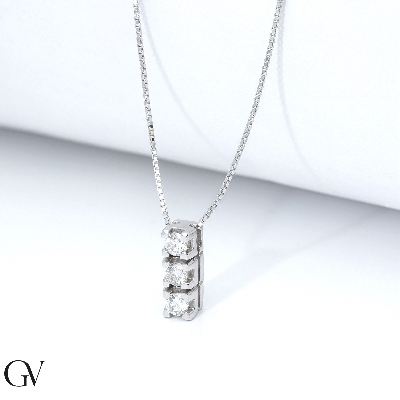 Weissgold Damenkette mit drei Diamanten