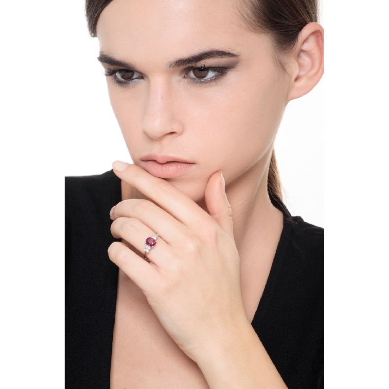 Rubin Weißgold Ring Damen mit Diamanten Rubin Weißgold Ring Damen mit Diamanten