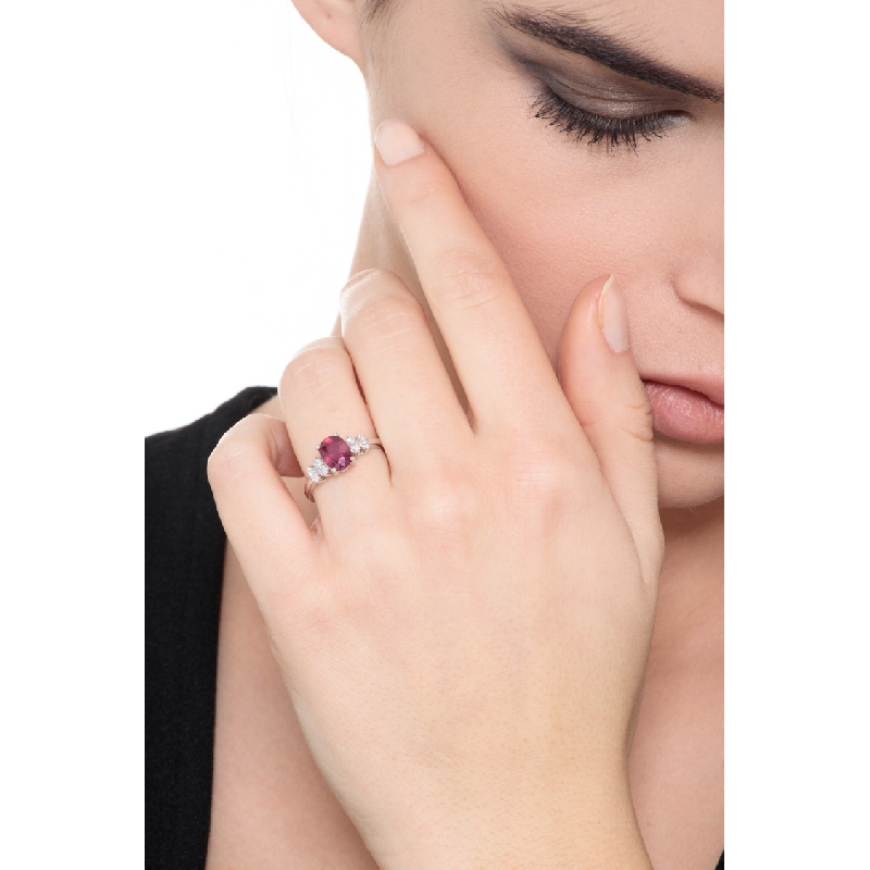 Rubin Weißgold Ring Damen mit Diamanten Rubin Weißgold Ring Damen mit Diamanten