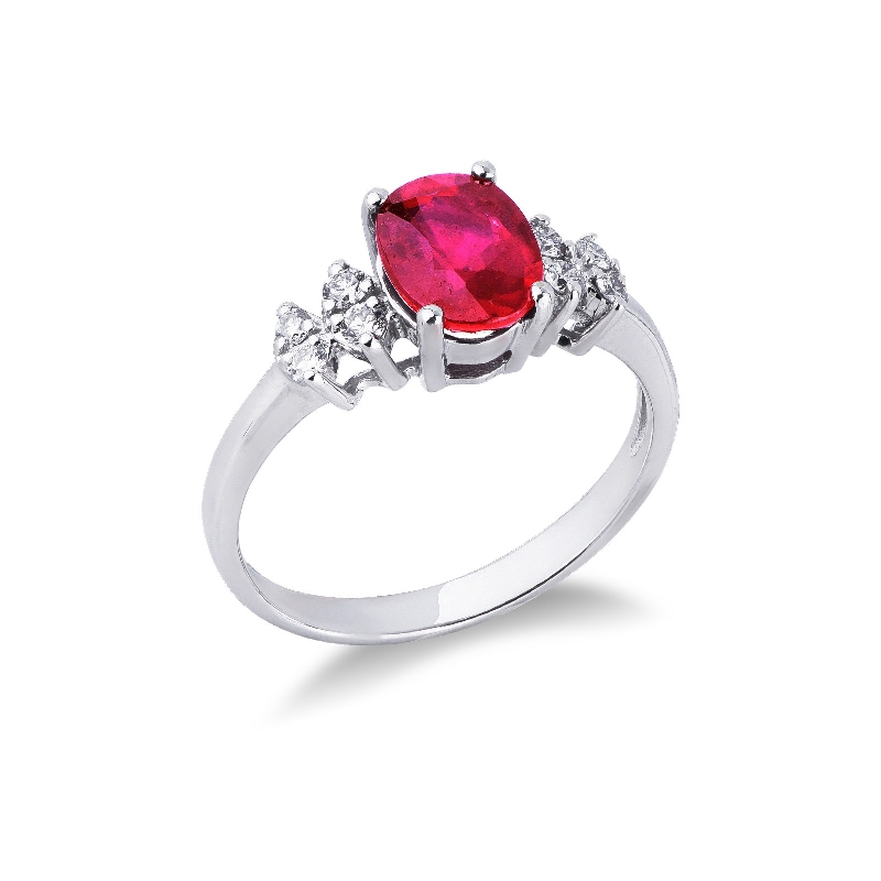 Ring  aus 18k Weißgold mit herzförmigem Rubin und Diamanten