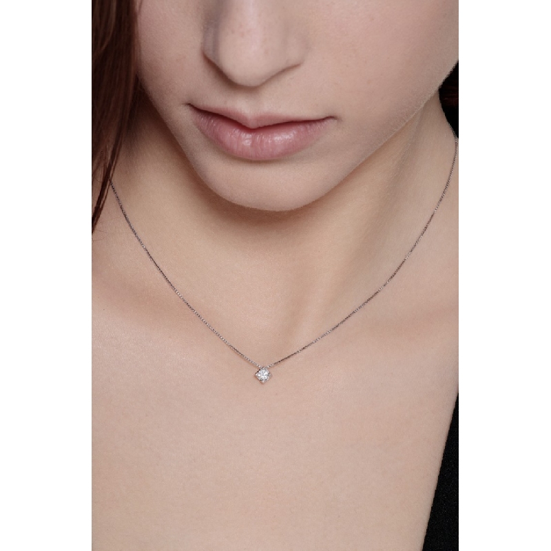 Weißgold 750 Damenkette mit Diamant in einer 4er Krappenfassung