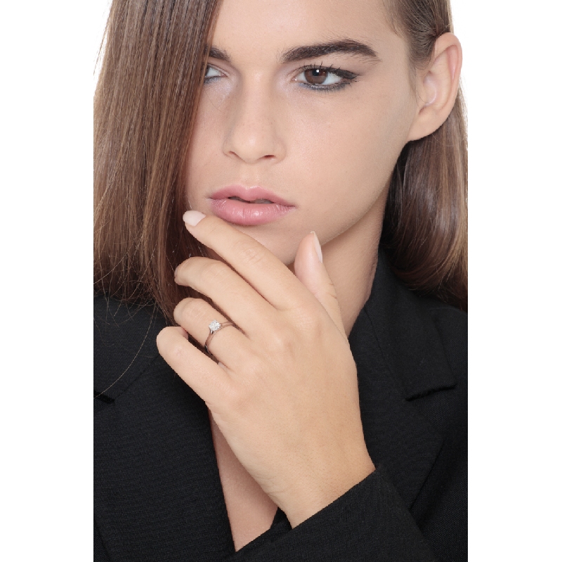 Solitärring Weißgold mit Diamant 0,50 kt