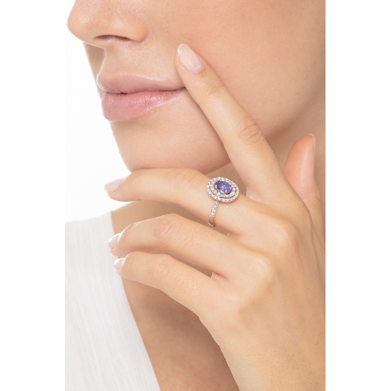 Weißgold Ring mit Diamanten und ovalem Tansanit