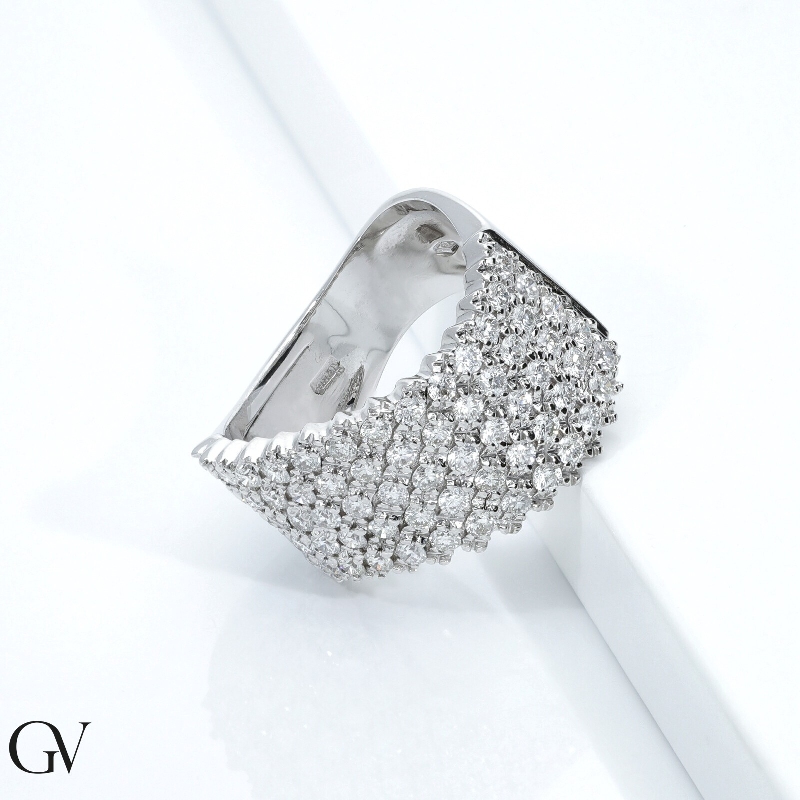 Weißgold 18k Bandring Wellenring mit Diamanten 