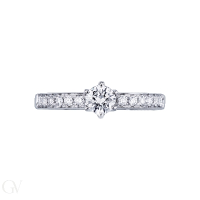 6er-Krappenfassung mit Diamant besetzter Ringschiene 