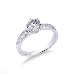 Solitärring 6er Krappenfassung mit Diamant besetzter Ringschiene  2