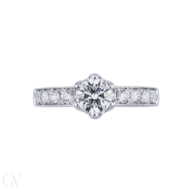 Solitärring 6er Krappenfassung mit Diamant besetzter Ringschiene 