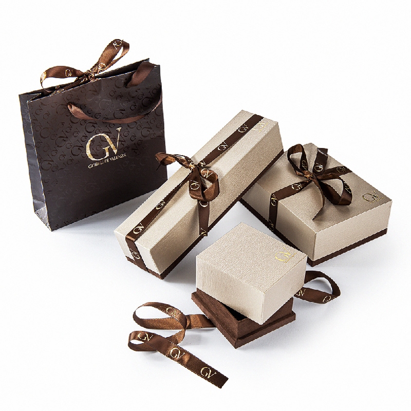 Rubin-Ohrringe mit Diamanten in 750er Weißgold -ORN2896BBR- Gioielli di Valenza -50% 425,00 €