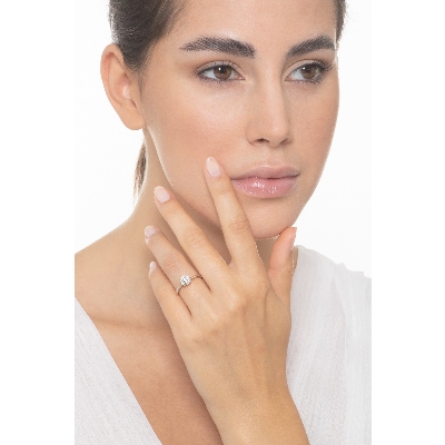 Verlobungsring aus Weißgold 18K mit einem 0,90 Karat Diamanten